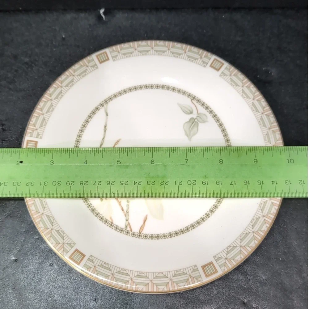 Royal Doulton White Nile Four Piece‎ Place Setting, Vintage Fine China Tableware